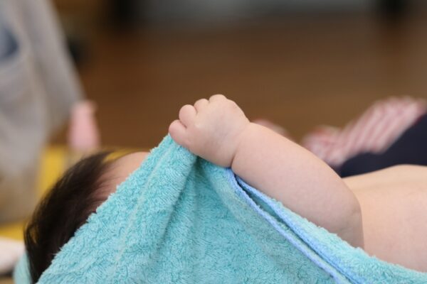 新生児の首の湿疹に 首のシワの間の赤みや匂いを取る方法 イロドリ育児ライフ
